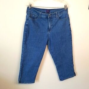 NYJD women's crop light wash jeans size 14 EUC